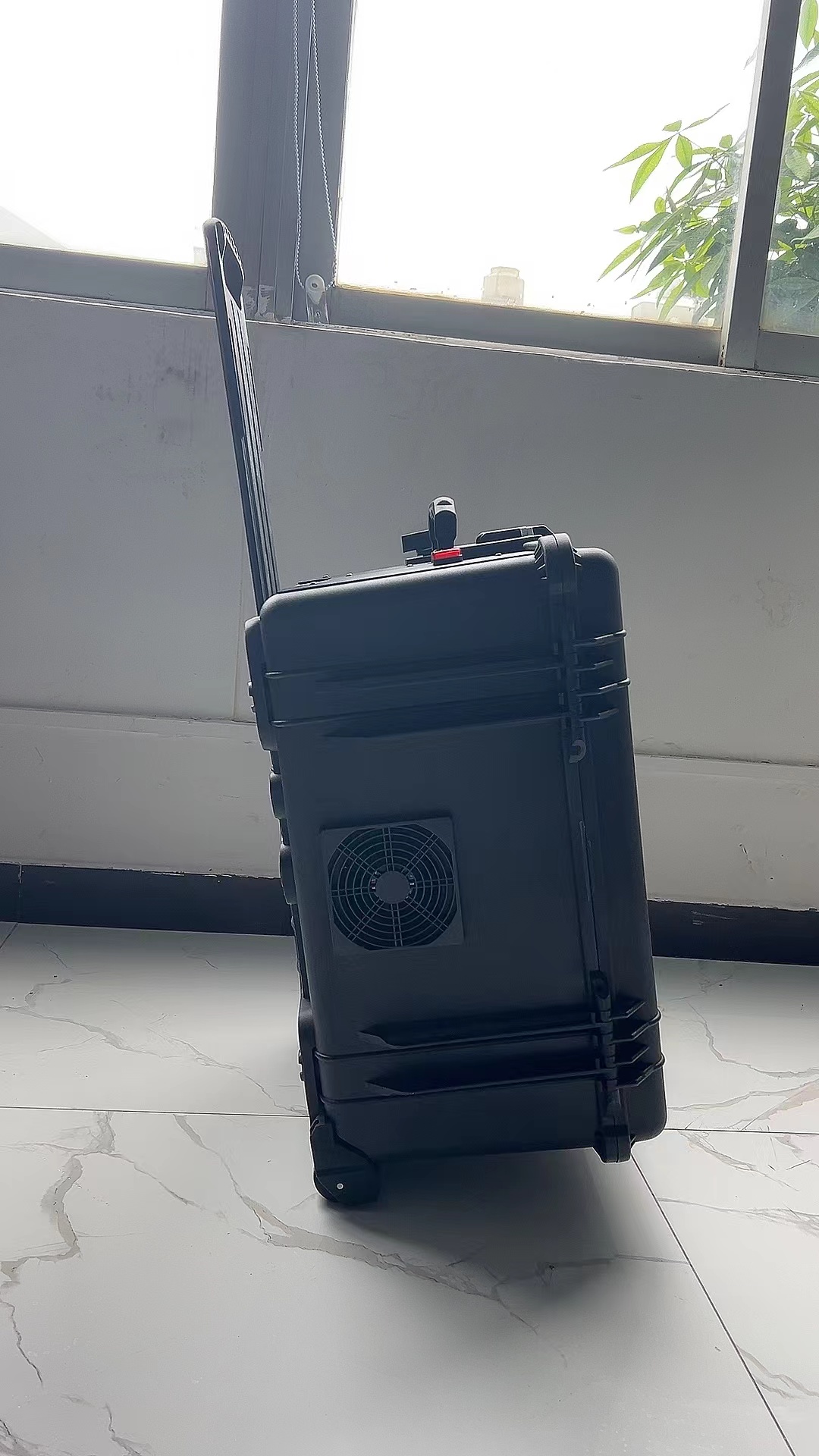 高淳手拉箱型移动通信干扰器